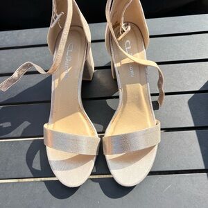 Elegant Women's Light Gold Heels